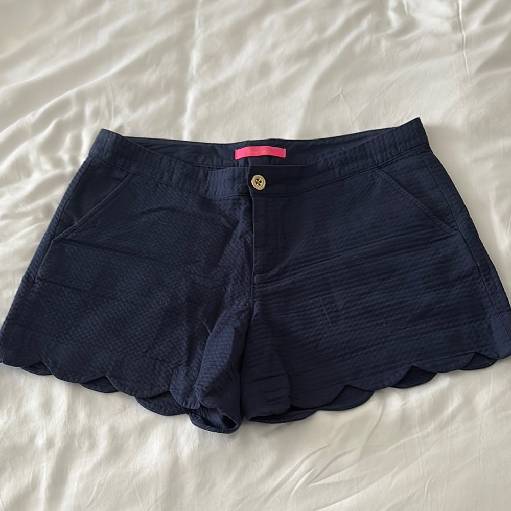 Navy Lily Pulitzer Scalloped Shorts - Picture 2 of 4